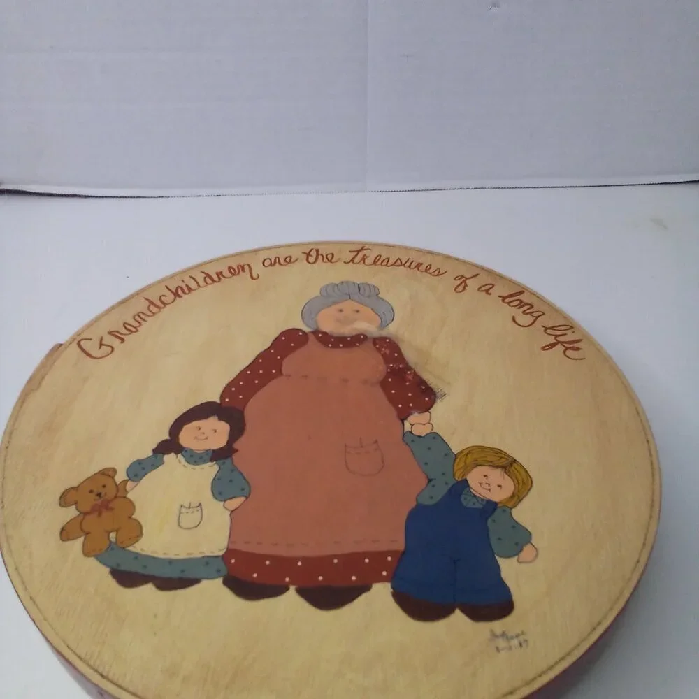 Vintage Round Cheese Box Painted Grandchildren Grandmother Cottagecore FLAW 10